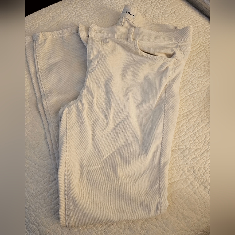 LOFT Corduroy Skinny Leg Modern Cut Pants/Jeans